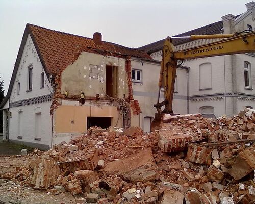 abort-house-demolition-demolition-renovation-dilapidated-building