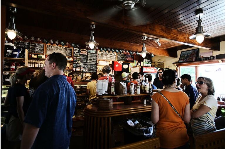 bar-caffe-coffee-shop-people