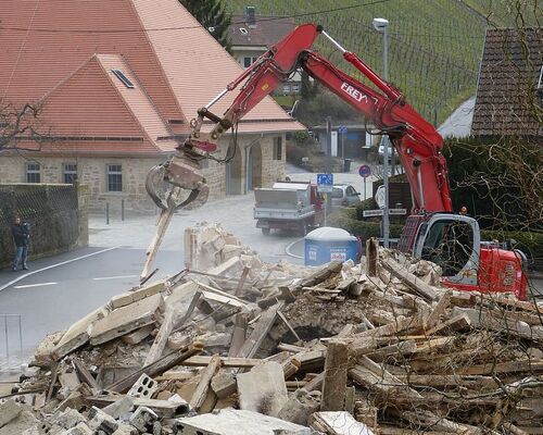 home-demolition-work-excavators