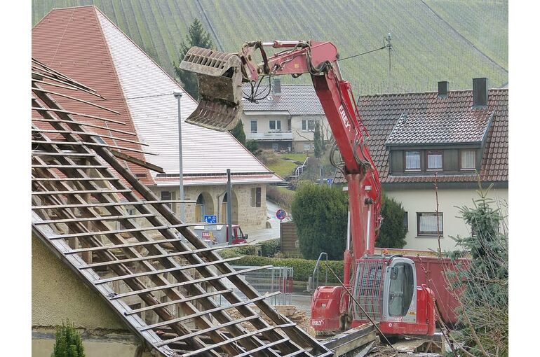 home-demolition-roof-work